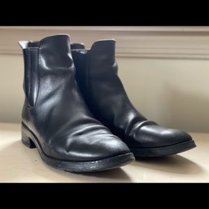 Stuart Weitzman Black Leather Chelsea Boots 8.5